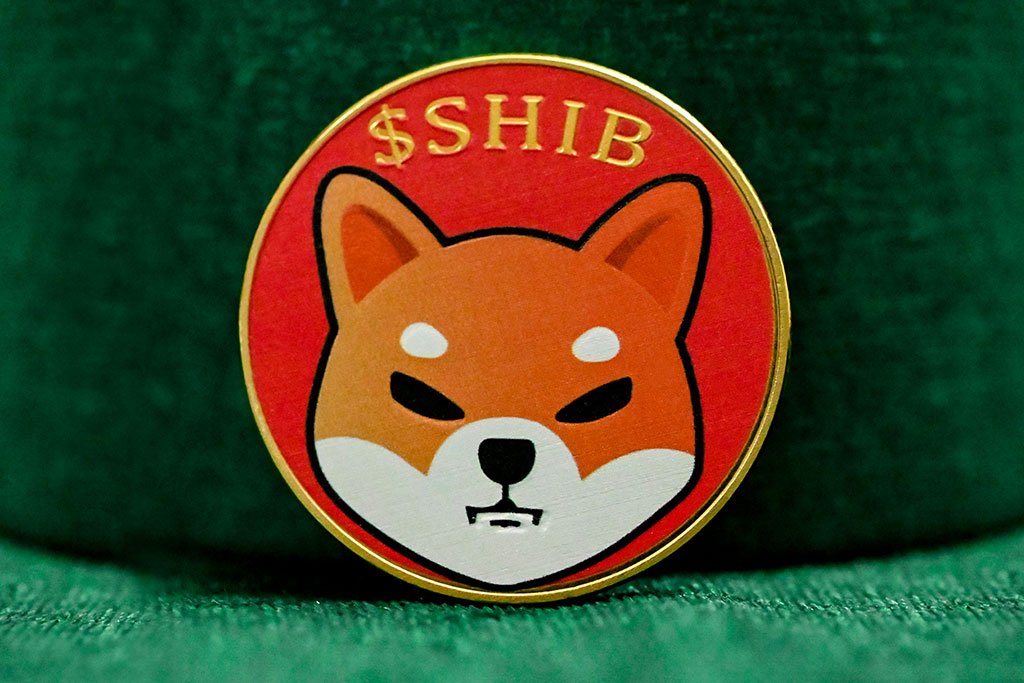 Shiba Inu (SHIB) Surges to $0.0000020, Analysts Forecast 351% Rally